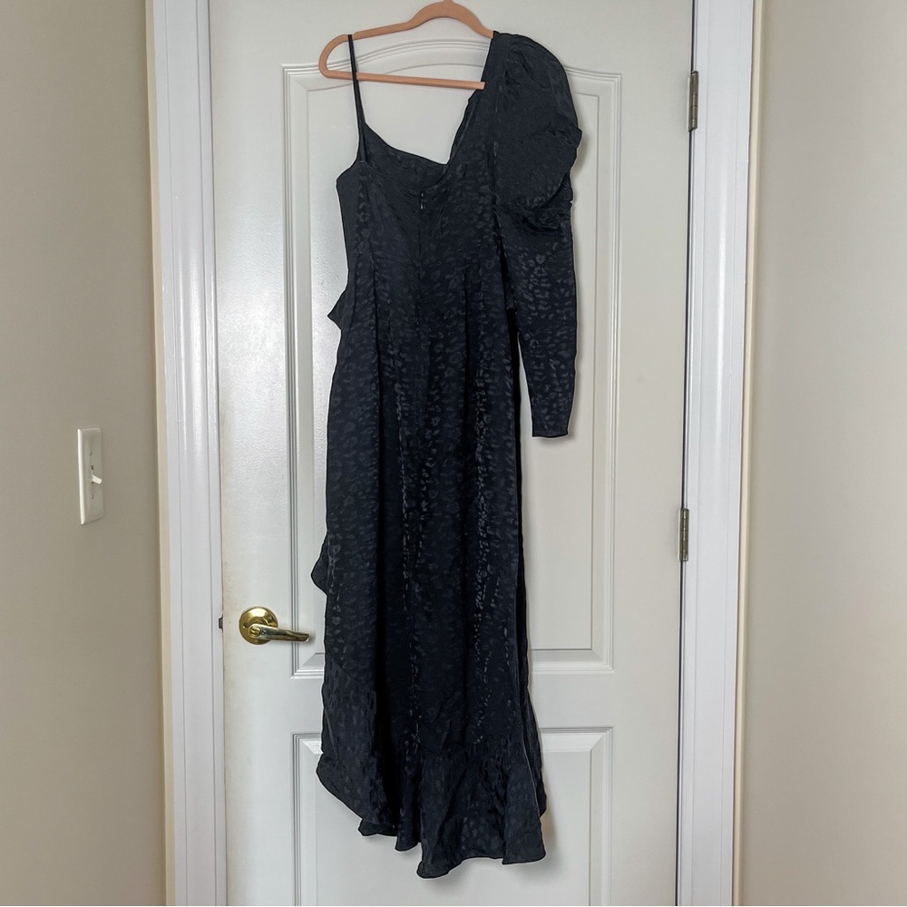 AMUR Pasqualena Asymmetric Midi Dress in Black‎ - Picture 4 of 4